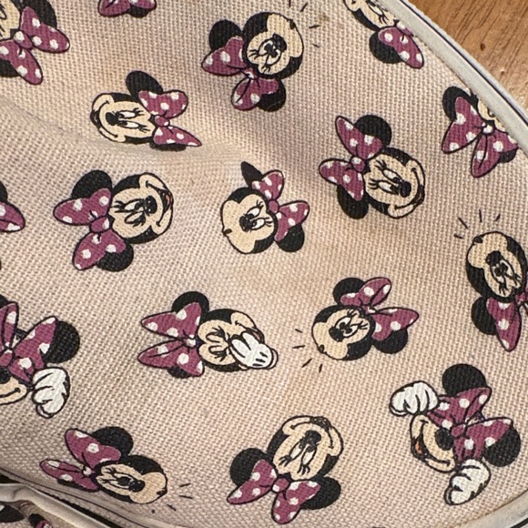 Vans Disney collab Minnie Mouse Slip-On Sneakers - Cream and Pink. Kids 5 - Picture 4 of 4
